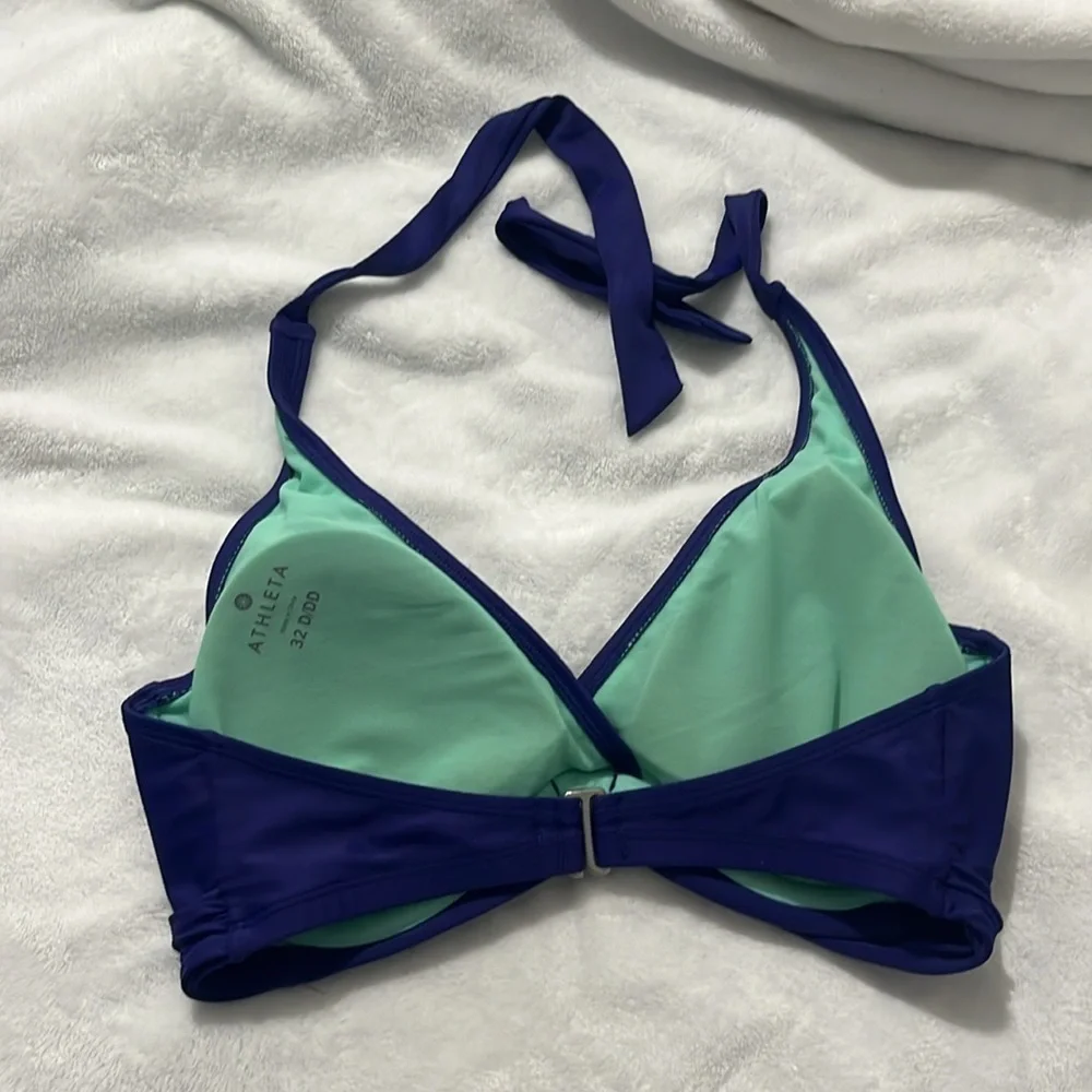 Athleta Women’s Bikini Top Size 32D or 32DD Blue Halter Tie Neck Underwire